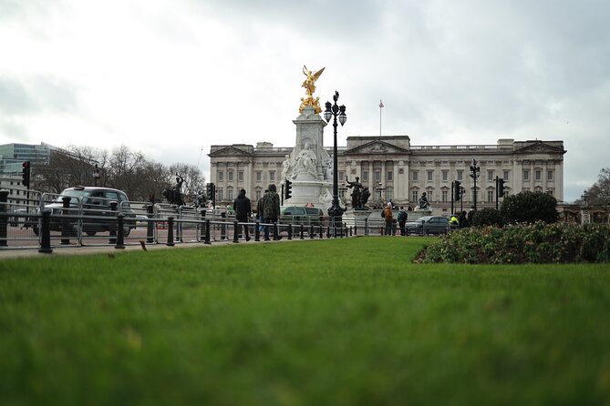 Majesty in Motion Exploring Westminster's Royal Legacy - Pall Mall: the street for club lore and famous facades