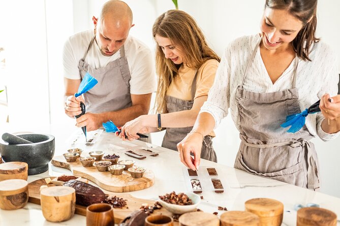 Make Your own Amazing Chocolate in Notting Hill - Melt’s Bean-to-Bar Lesson, Explained in Human Terms