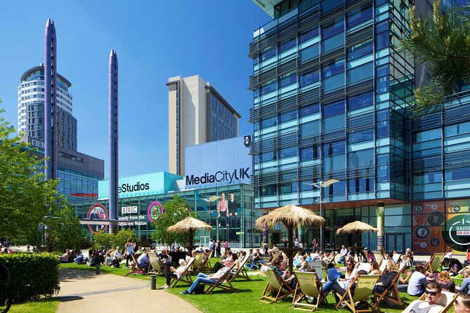 Manchester: 2-Day Hop-On Hop-Off Bus Tour - Piccadilly Gardens: a central hop point you should plan around