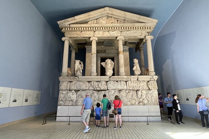 Marvels at the British Museum: Rosetta Stone, Parthenon, Mummies - Parthenon sculptures: learning how to look at marble