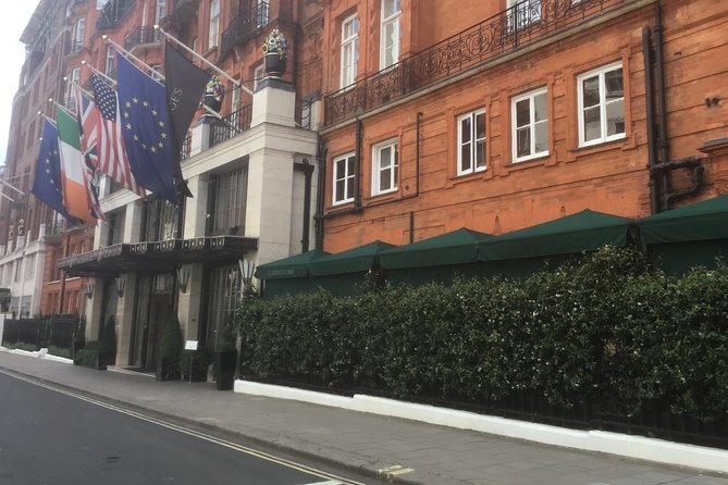 Mayfair and Belgravia Private Walking Tour - Courtyards, cemeteries, and a Mayfair church that looks older than it is