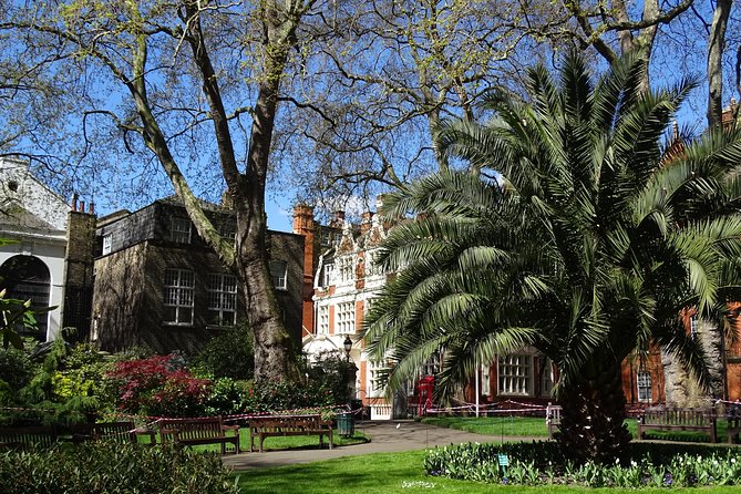 Mayfair, London's famous aristocratic village - Exclusive, Private Walking Tour - The Royal Academy of Arts: 1660s roots and the art-world glow-up