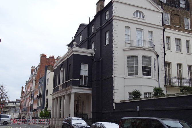 Mayfair, London's famous aristocratic village - Exclusive, Private Walking Tour - Mount Street Gardens to Shepherd Market: quiet green, then political spice