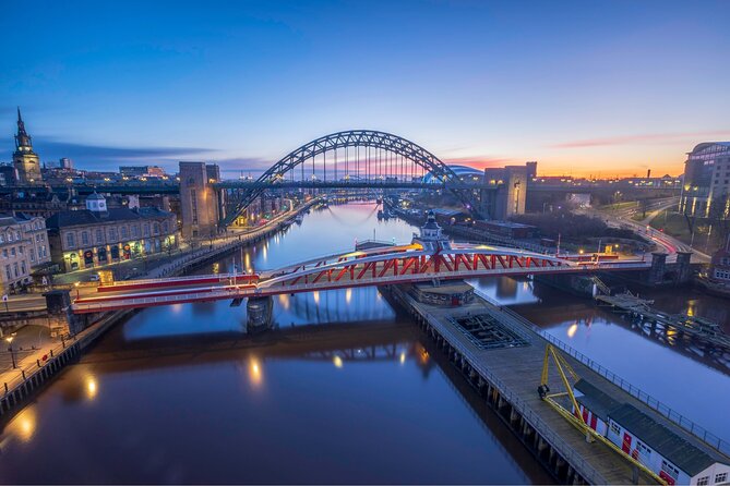 Newcastle : Private Walking Tour With A Guide (Private Tour) - The Newcastle Town Wall: medieval defense in plain sight