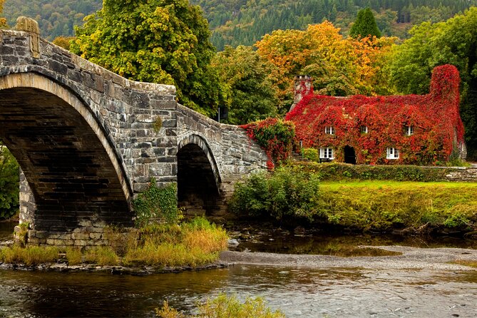 North Wales & Caernarfon Castle Full-Day Tour from Manchester - Conwy walls and Conwy Castle: an hour that earns its keep