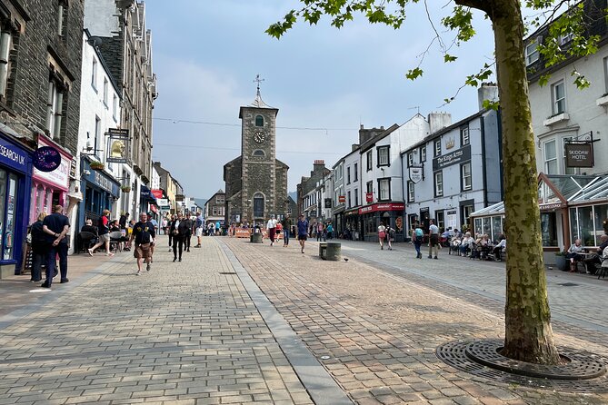 Northern Lake District: Self Guided Walking Tour of Keswick - Cafés, pubs, and local art stops where you can actually rest