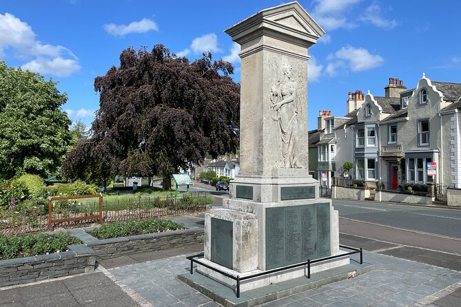 Northern Lake District: Self Guided Walking Tour of Keswick - Hope Park, Max the Miracle Dog, and Crow Park’s royal plaque moment