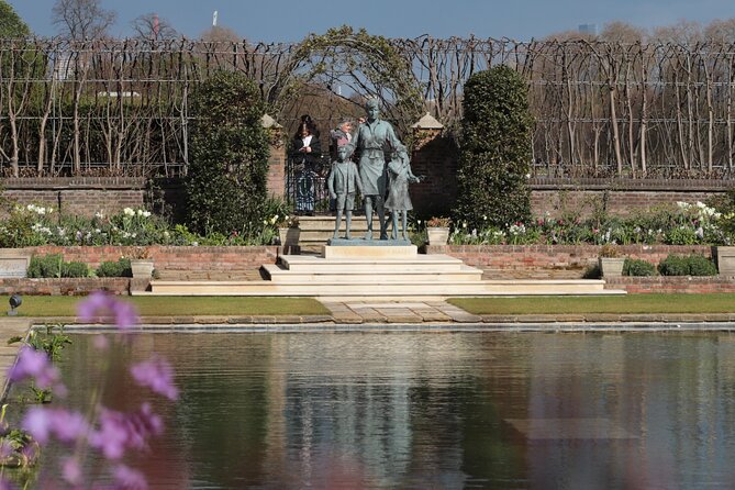 Notting Hill Walking Tour with Cream Tea - Stop 3: Kensington Gardens and the Princess Diana Memorial in the Sunken Garden
