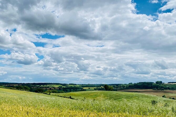One Day Tour from London to The Cotswolds - Stop 2: Bourton-on-the-Water, River Windrush strolls, and lunch time