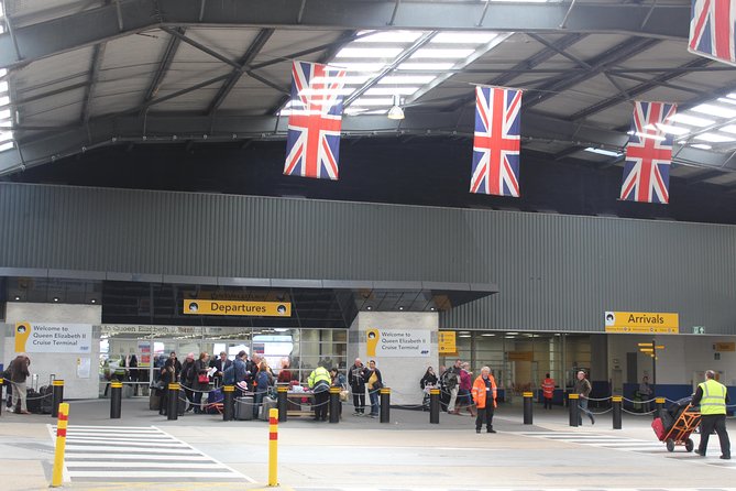One Way or Round Trip Private Transfer from London to Southampton Cruise Port - Luggage and vehicle size: plan for real storage