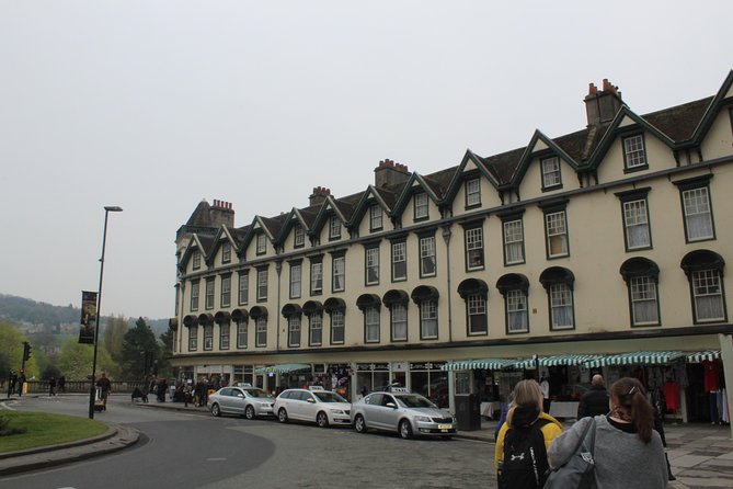 One Way or Round Trip Private Transfer: Heathrow Airport to Bath - Luggage and vehicle fit, especially if you travel big