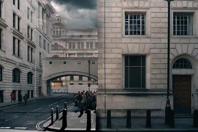 Original Harry Potter Locations Tour - Guided Tour of London - The Leaky Cauldron Stop and the Borough Market Pre-Game Idea