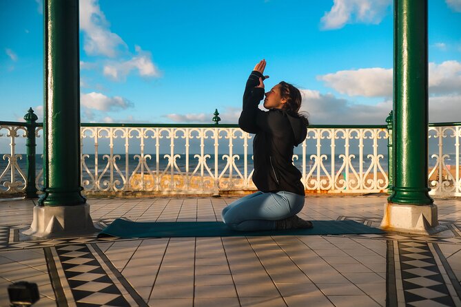 Outdoor Yoga Class at Brighton's Sea front - Outdoor yoga with Brighton’s sea breeze and a beginner-friendly pace