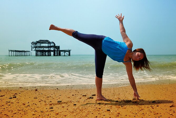 Outdoor Yoga Class at Brighton's Sea front - The instructor vibe: welcoming, easy to follow, and local-minded