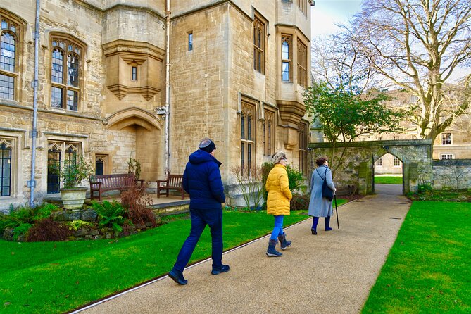 Oxford: 90 minute Architectural & Historical Highlights Tour - New College to the Sheldonian Theatre: gates, film sets, and ceremonies