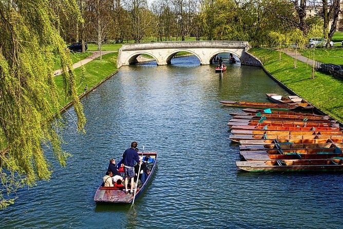 Oxford & Cambridge Universities Tour - Oxford’s honey-stoned City of Dreaming Spires