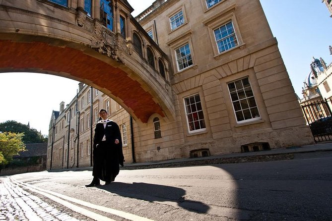 Oxford City and University Walking Small Group PUBLIC Tour - Why Oxford’s college lanes are best with a guide