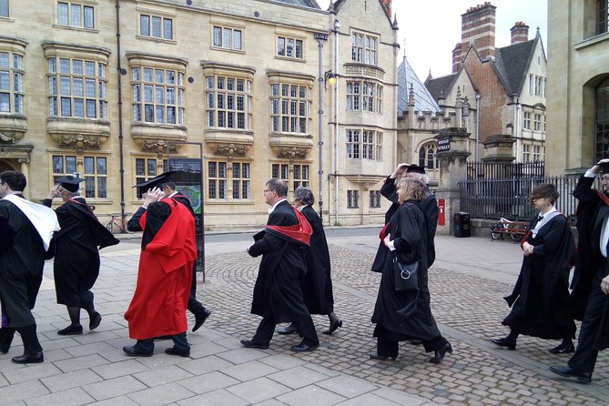 Oxford City and University Walking Small Group PUBLIC Tour - Bodleian area and the Divinity School Harry Potter film stop