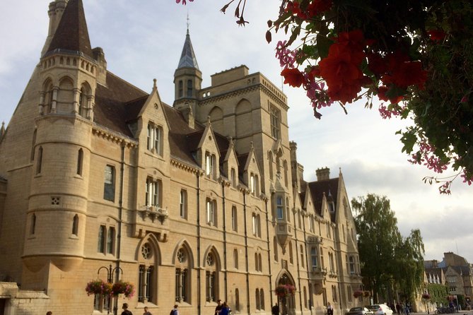Oxford Official University & City Tour - Martyrs Memorial in the cobbles: history you can see at street level