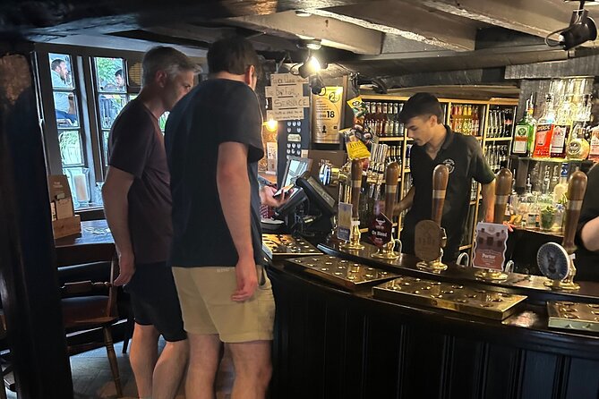 Oxford Pub Tour: Historic Pubs and Local Brews - Turf Tavern: The Hidden Entrance and the Oxford Regulars Story