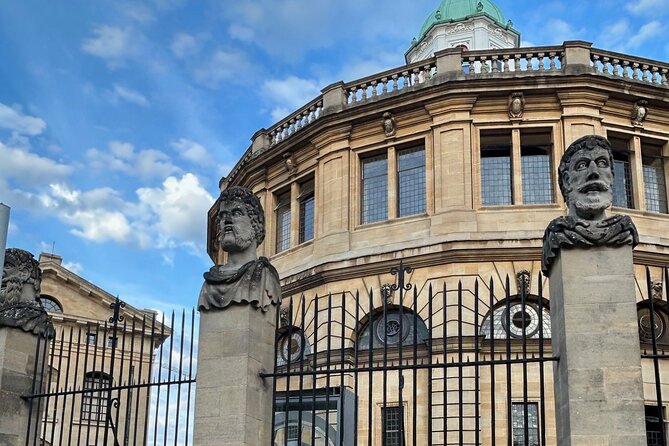 Oxford Pub Tour: Historic Pubs and Local Brews - Royal Blenheim: Choosing From 20-Plus Local Ales