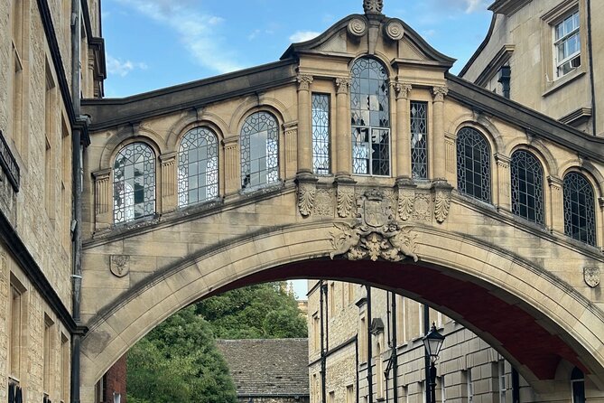 Oxford Pub Tour: Historic Pubs and Local Brews - Price and Value of a $54.85 Evening in Oxford
