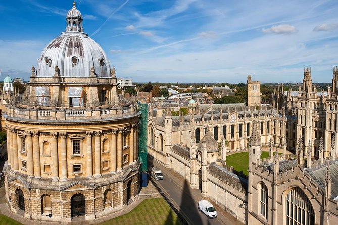 Oxford, Stratford, Cotswolds & Warwick Castle Tour from London - Warwick Castle: the big arrival, meet-and-greet, and what to expect