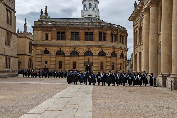 Oxford University and Harry Potter Tour with Live Entertainment - A tight 90-minute Oxford route that still feels complete