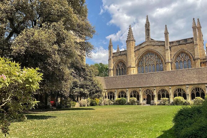 Oxford : University Tour - Exeter College: chapel and the role of the money people