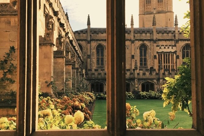 Oxford : University Tour - Trinity College: gardens, architecture, and college identity