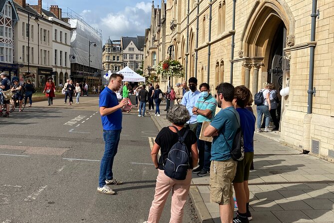 Oxford University Walking & Punting Tour by Alumni™ & New College - Meeting at 11 Broad Street, and why the start matters