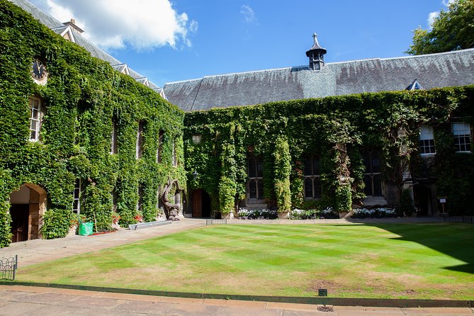 Oxford University Walking Tour With University Alumni Guide - Stop by stop: what to expect at each Oxford landmark