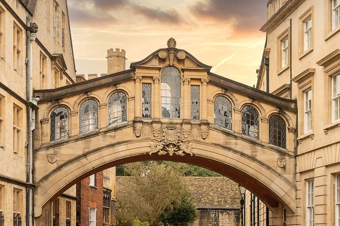 Oxford Walking Tour - Discover its University and Traditions - Radcliffe Square, the city heart you can picture fast