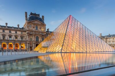 Paris by Rail – Sightseeing Bus and Eiffel Tower Champagne Lunch