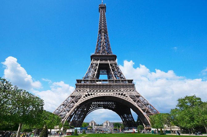 Paris by Rail with Sightseeing Bus and River Cruise - From Arc de Triomphe to Notre-Dame Views, Plus Sacré-Cœur at Montmartre
