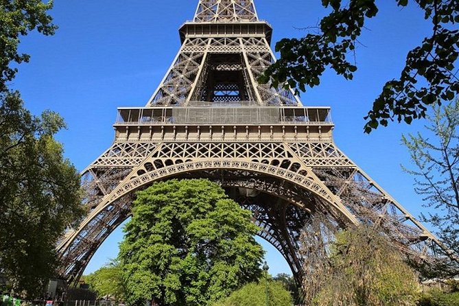 Paris by Rail with Sightseeing Bus and River Seine Lunch Cruise - First Paris Impressions: Champs-Élysées and Place de la Concorde