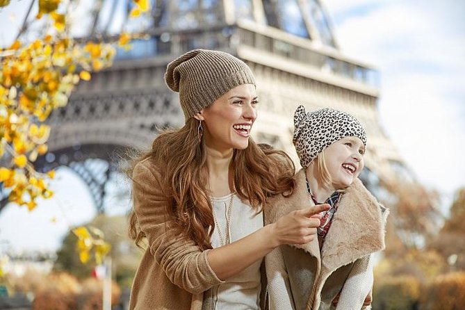 Paris by Rail with Sightseeing Bus and River Seine Lunch Cruise - Eiffel Tower Photo Stop: 15 Minutes Is a Real Thing