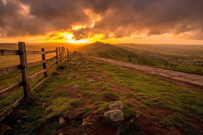 Peak District Tour App, Hidden Gems Game and Big Britain Quiz (7 Day Pass) UK - Castleton Meets a Phone-Based Peak District Challenge