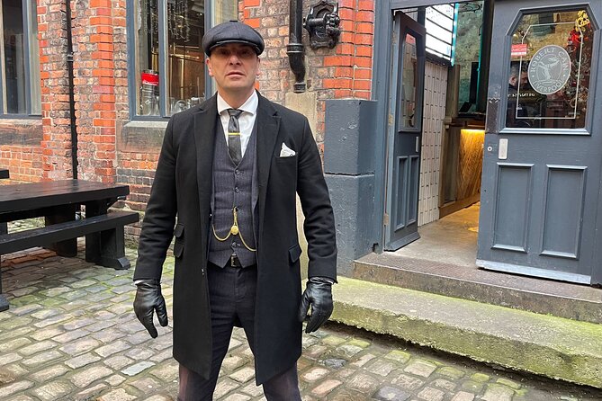 Peaky Blinders Walking Tour of Liverpool City Centre - Stop 5: City Explorer Bus time for extra Peaky Blinders homes