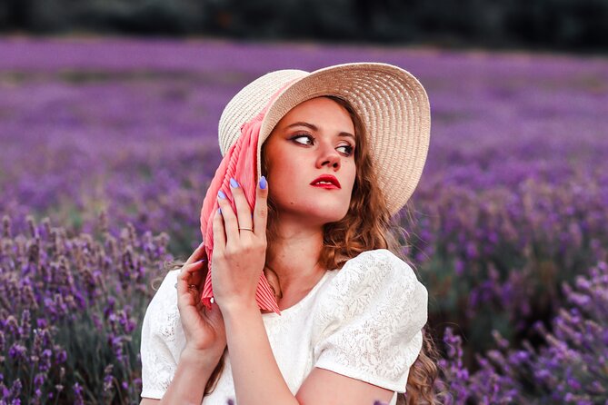 Photoshoot in London with Professional Photographer - The posing part: what to do if you feel awkward