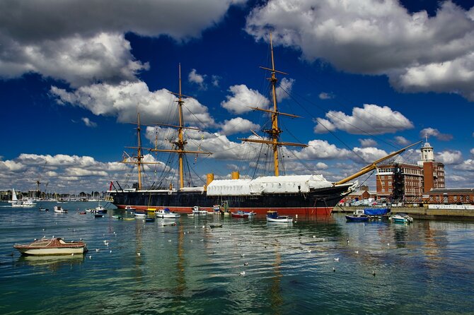 Portsmouth Tour App, Hidden Gems Game and Big Britain Quiz (1 Day Pass) UK - Portsmouth GPS Treasure Hunt: What the App Actually Does
