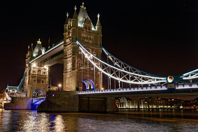 Postcard London - Starting at Tower Hill: Meeting Point, End Point, and What That Means