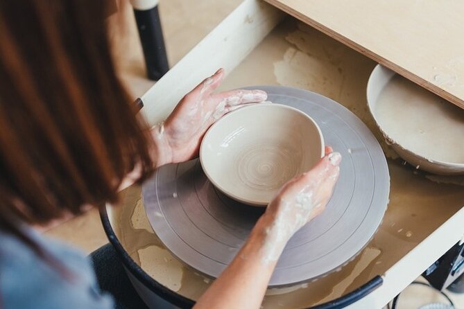 Potter's Wheel Taster Experience in the North Cotswolds - Your Hands-On Turning Point: Unlimited Clay and One Tutor Per Need