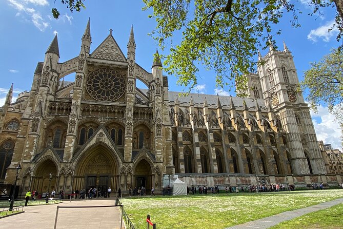 Priority Access Westminster Abbey Tour with a Professional Guide - Group Size, Walking Pace, and Who This Tour Fits