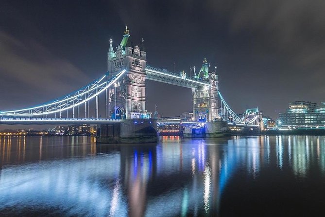Private 2-Hour Night Tour of London in an Iconic Black Cab - The smart way to see London after dark from a black cab