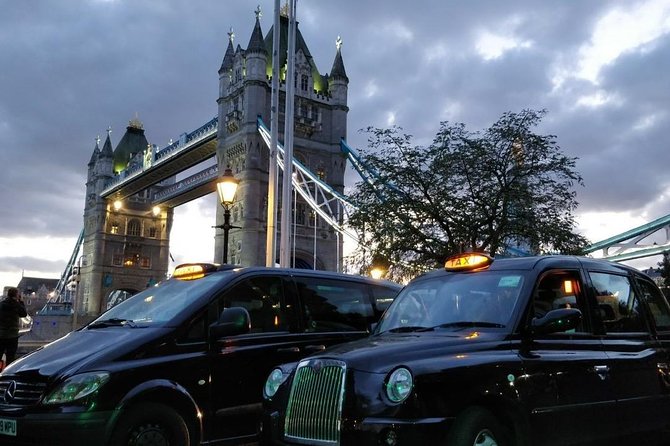 Private 2-Hour Night Tour of London in an Iconic Black Cab - St. Paul’s area, Bank of England, and Mansion House: the city’s big icons
