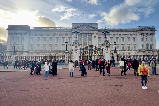Private 3-Hour London Tour with Pickup – Explore Iconic Landmarks - Tower of London and Tower Bridge: Thames views with photo-friendly pacing