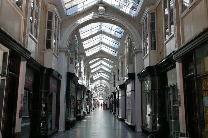 Private 3 hour Poirot Tour of London by Black Taxi - Florin Court and Whitehaven Mansions Photo Moments