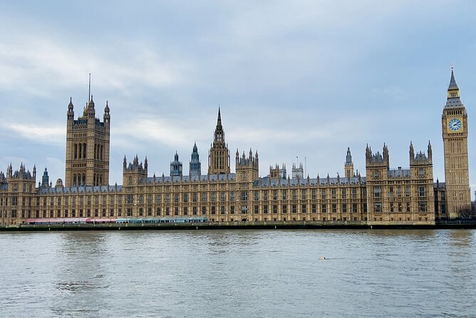 Private 5-Hour London Tour with Pickup – Explore Iconic Landmarks - Stops 5 and 6: Piccadilly Circus and Trafalgar Square