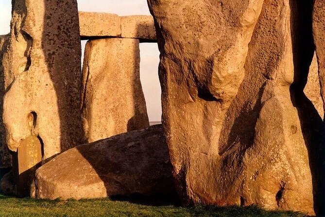 Private Archaeologist Guided Tour Stonehenge, Salisbury & Avebury - How the day runs: luxury pickup, a private 11-hour megalith circuit